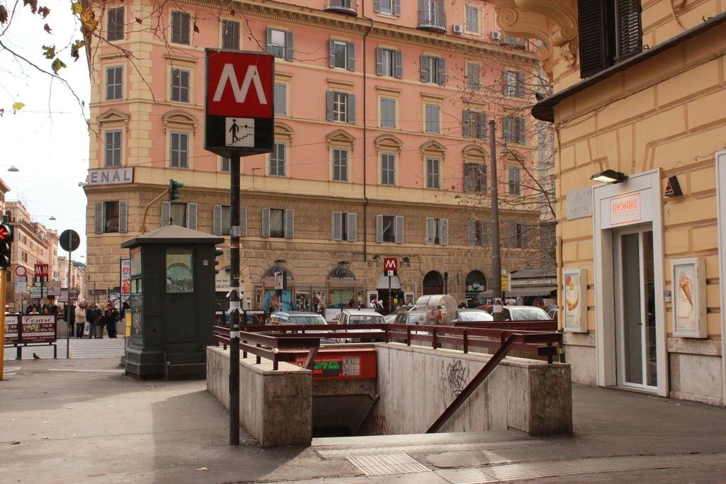 Фото отеля 1