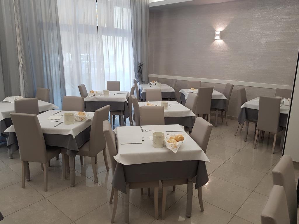 Фото Albergo Paris