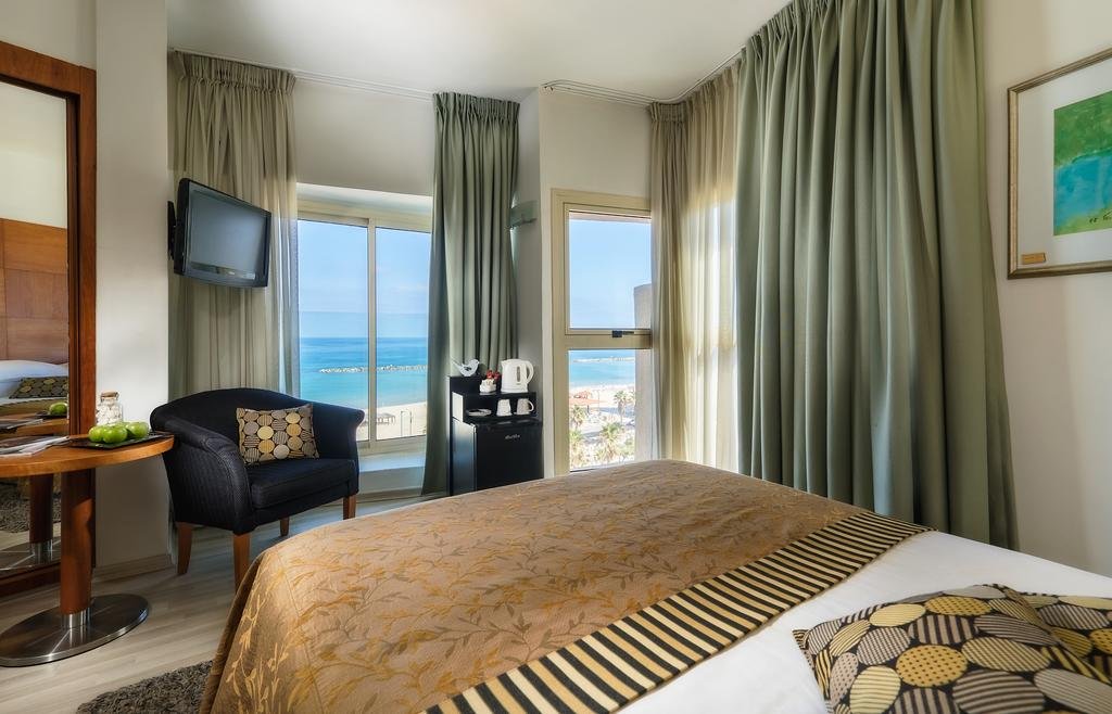 Фото Maxim Hotel