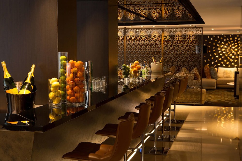 Фото Renaissance Barcelona Hotel
