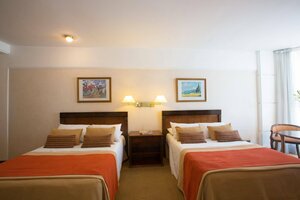 Гостиница Reconquista Plaza