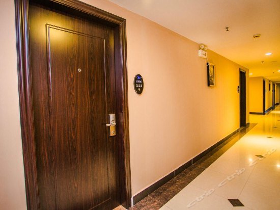 Фото Shidai Holiday Hotel