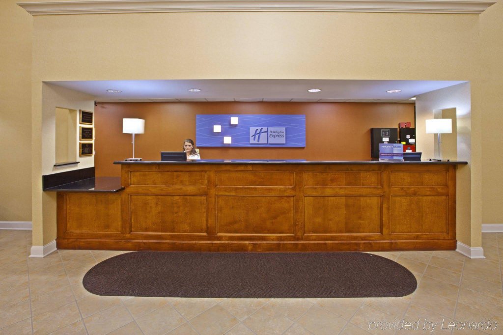 Фото Holiday Inn Express Hotel & Suites Louisville East, an Ihg Hotel