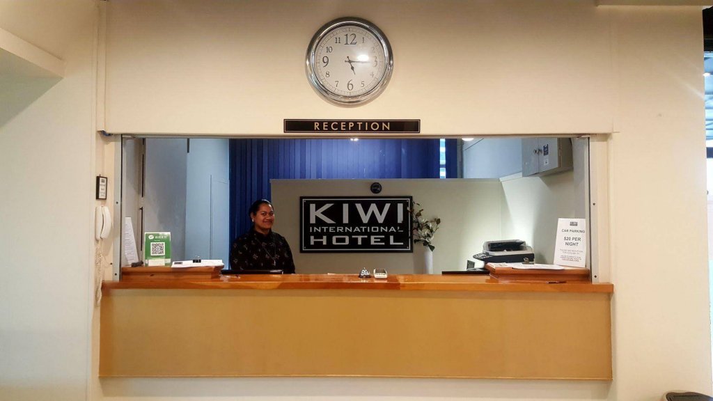 Фото Kiwi International Hotel