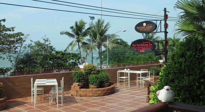 Фото The Red Balcony Inn