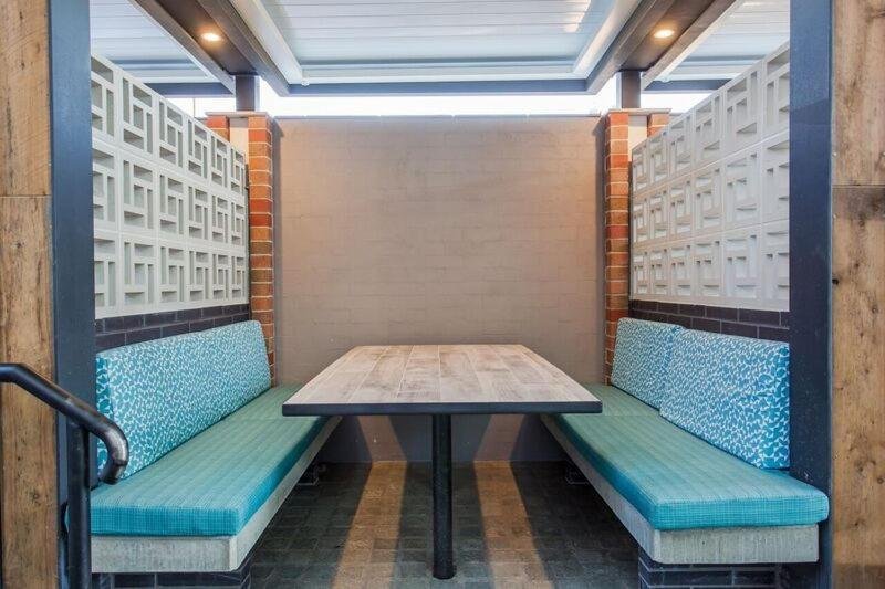 Фото Highlander Hotel Bar Kitchen Rooftop