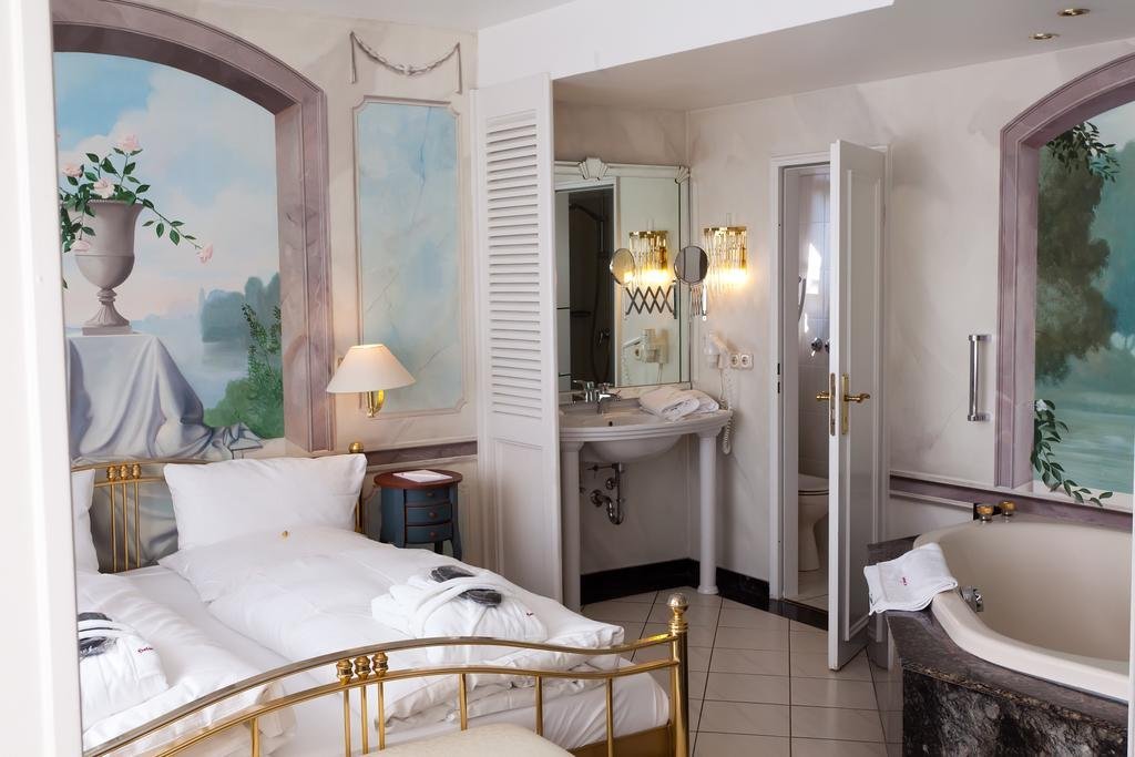 Фото Hotel Holsteiner Hof