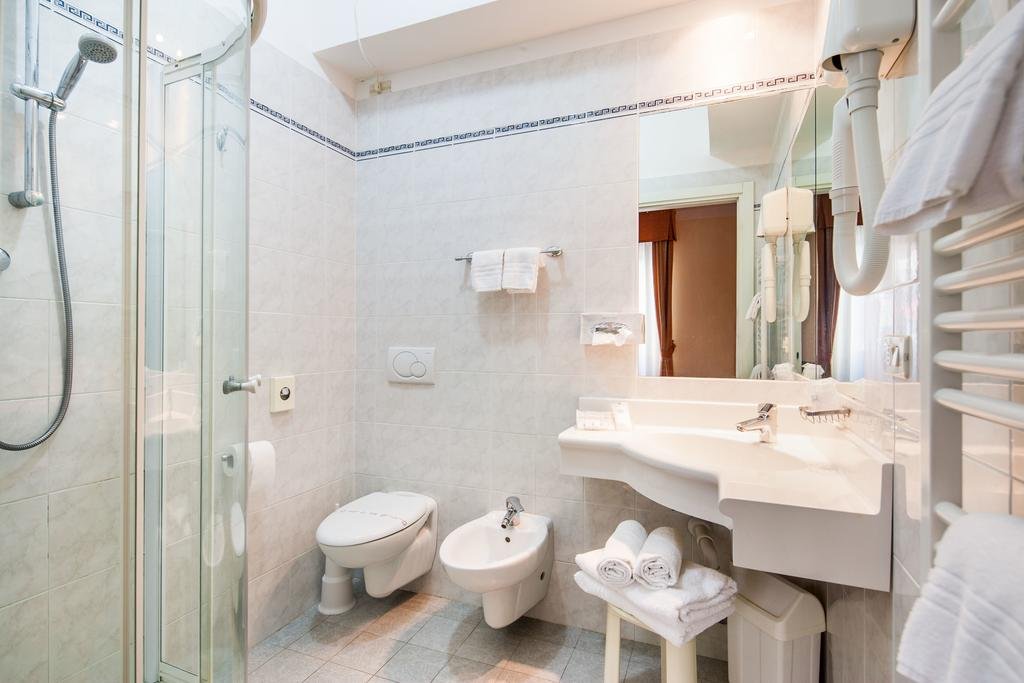 Фото Hotel Centrale Curtis