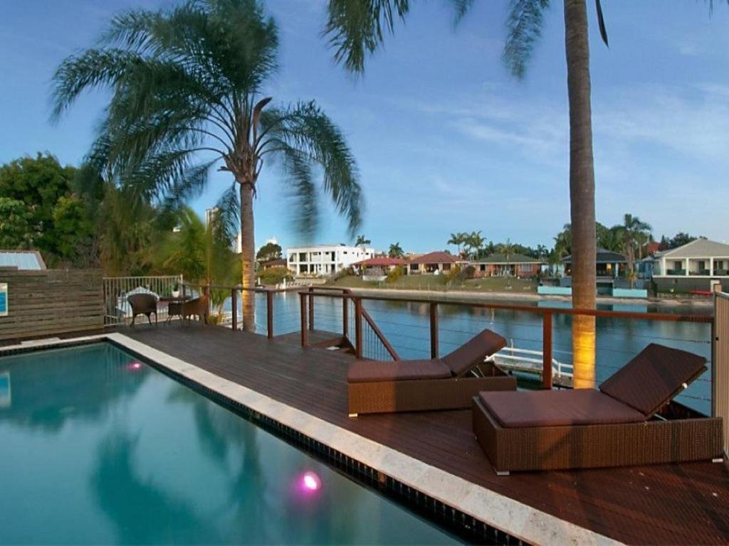 Фото The Villa-Whole House 6 Bedrooms 3 Bathrooms