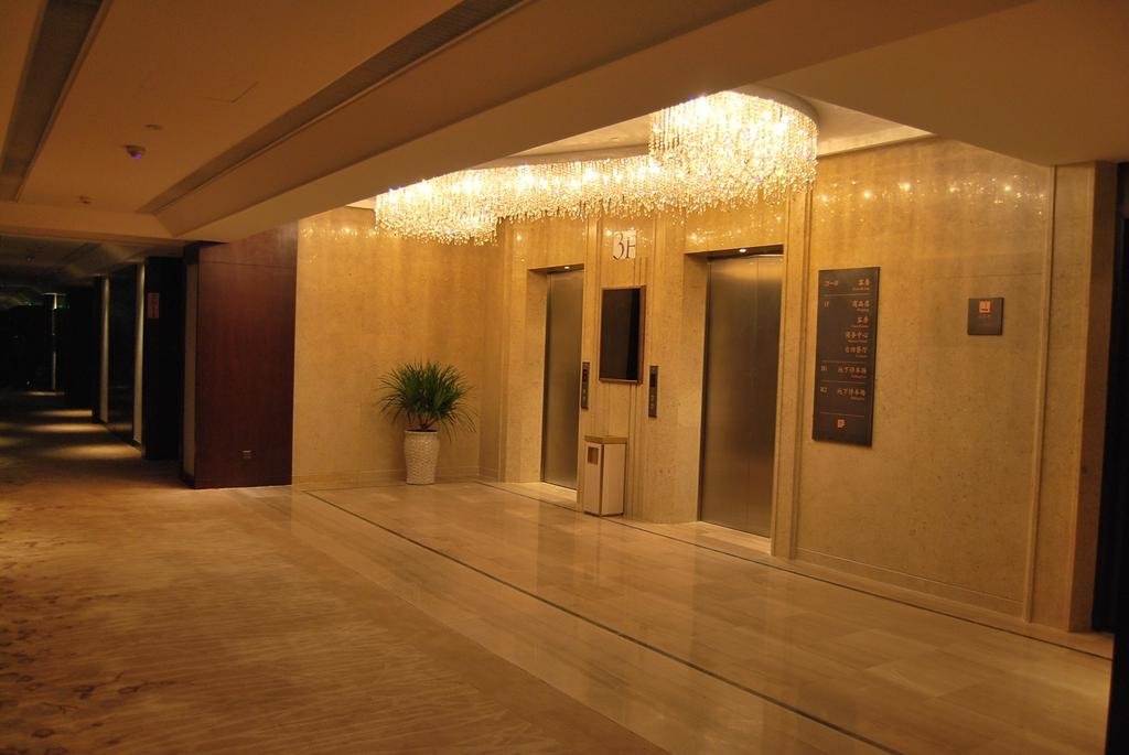 Фото Wuhan Conference Center