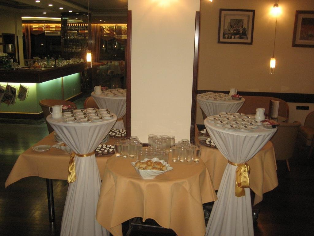 Фото Hotel Lav Vukovar