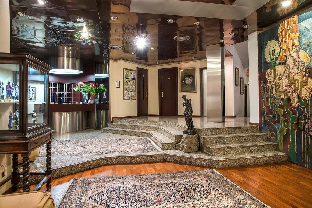 Фото Mini Palace Hotel