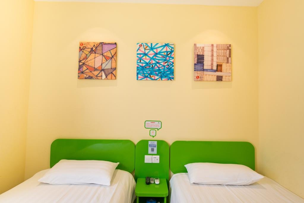 Фото Hi Inn Shanghai Mudanjiang Road