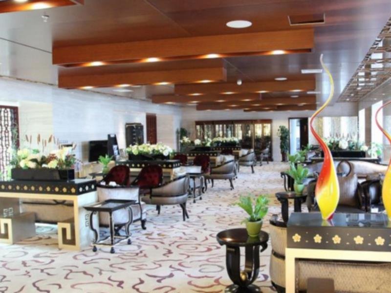 Фото Northwest Petroleum Hotel