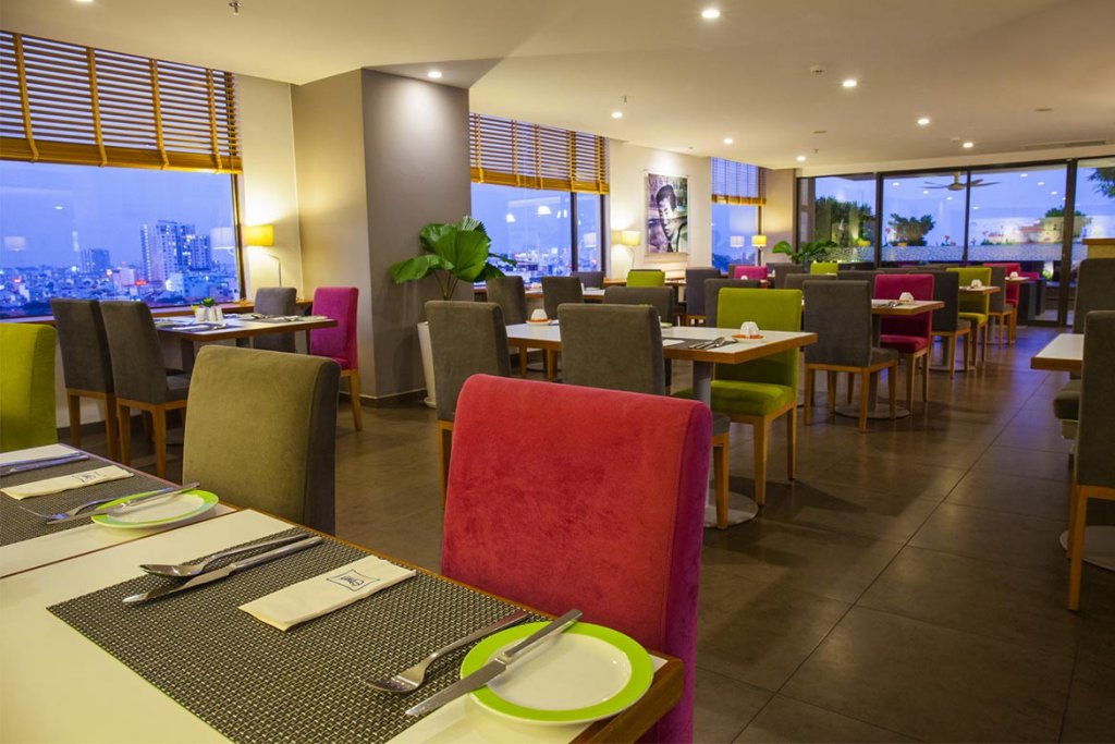 Фото Emm Hotel Saigon