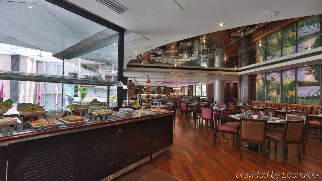 Фото Crowne Plaza Beirut