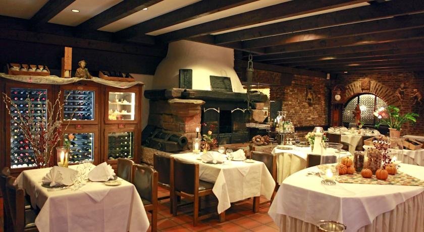 Фото Hotel Burg Wassenberg