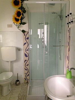 Фото BeeClaire Guest House