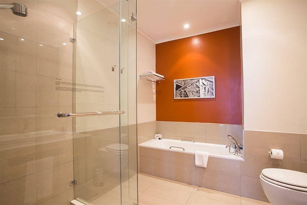 Фото Protea Hotel by Marriott Gaborone Masa Square