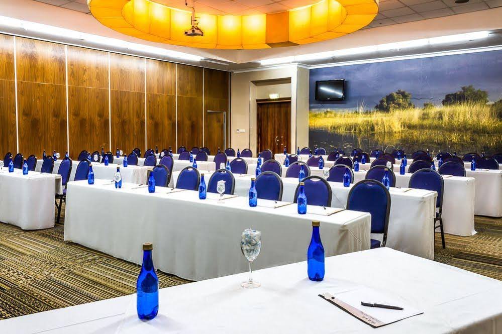 Фото Protea Hotel by Marriott Gaborone Masa Square