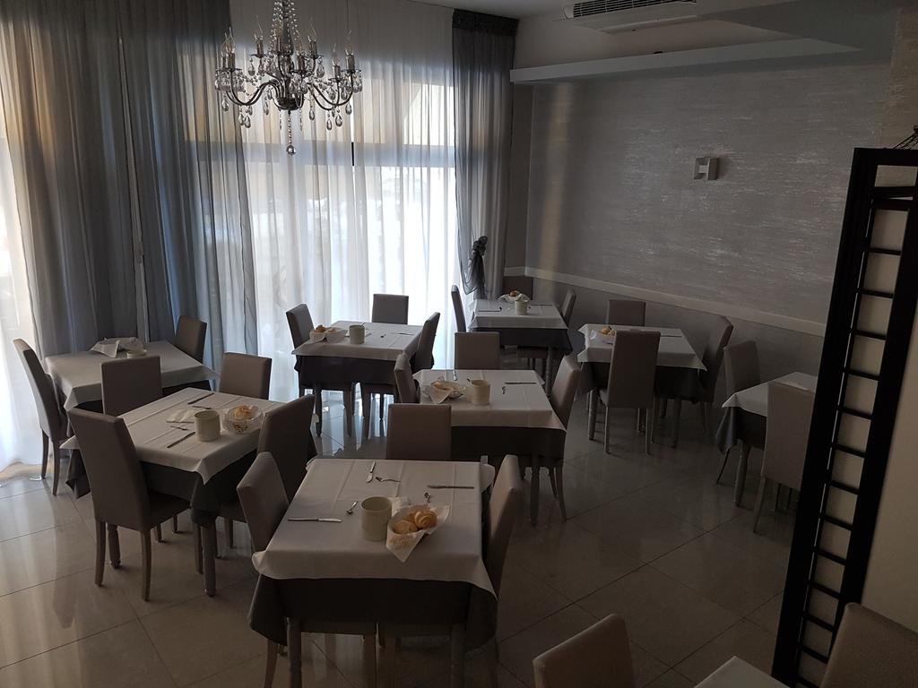 Фото Albergo Paris