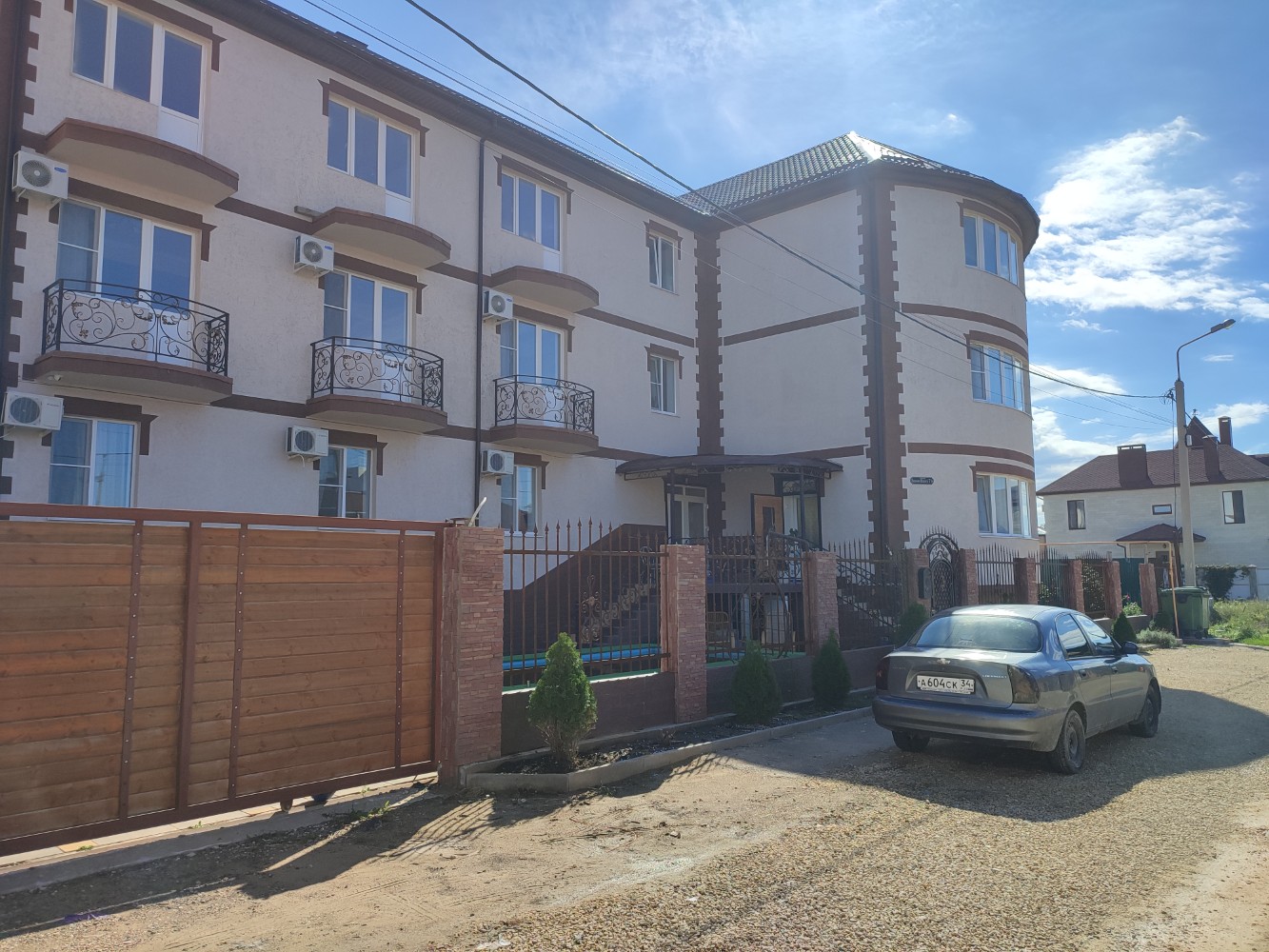 Фото отеля 2