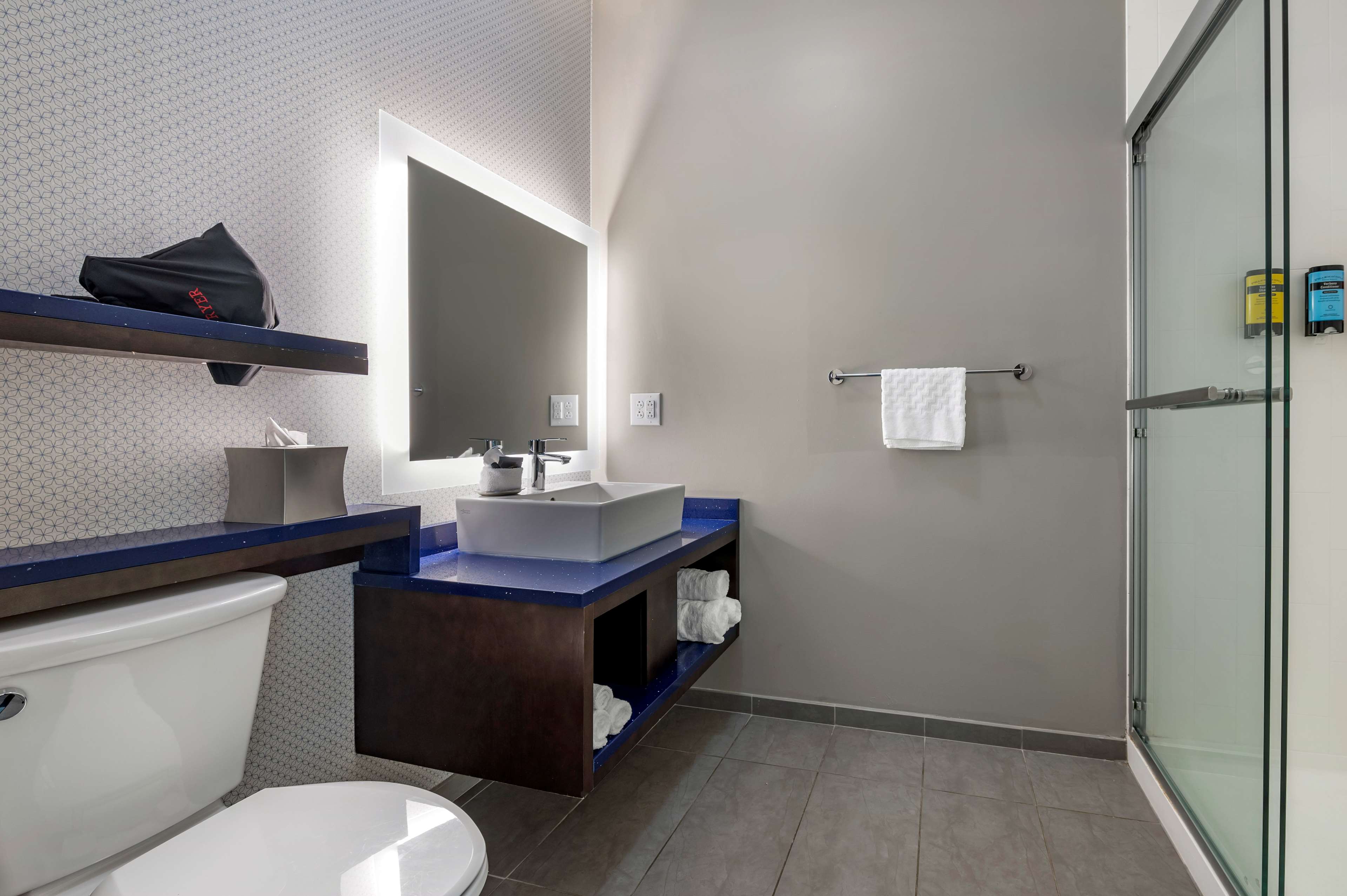 Фото GLō Best Western Lexington