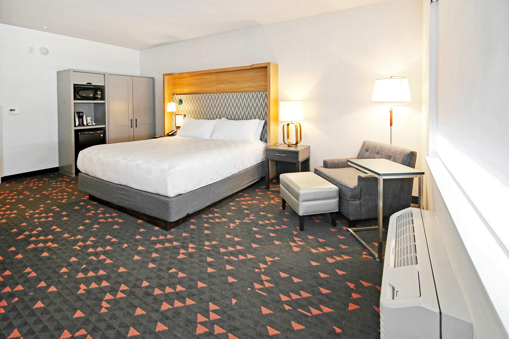 Фото Holiday Inn Hotel & Suites Calgary Airport North by IHG