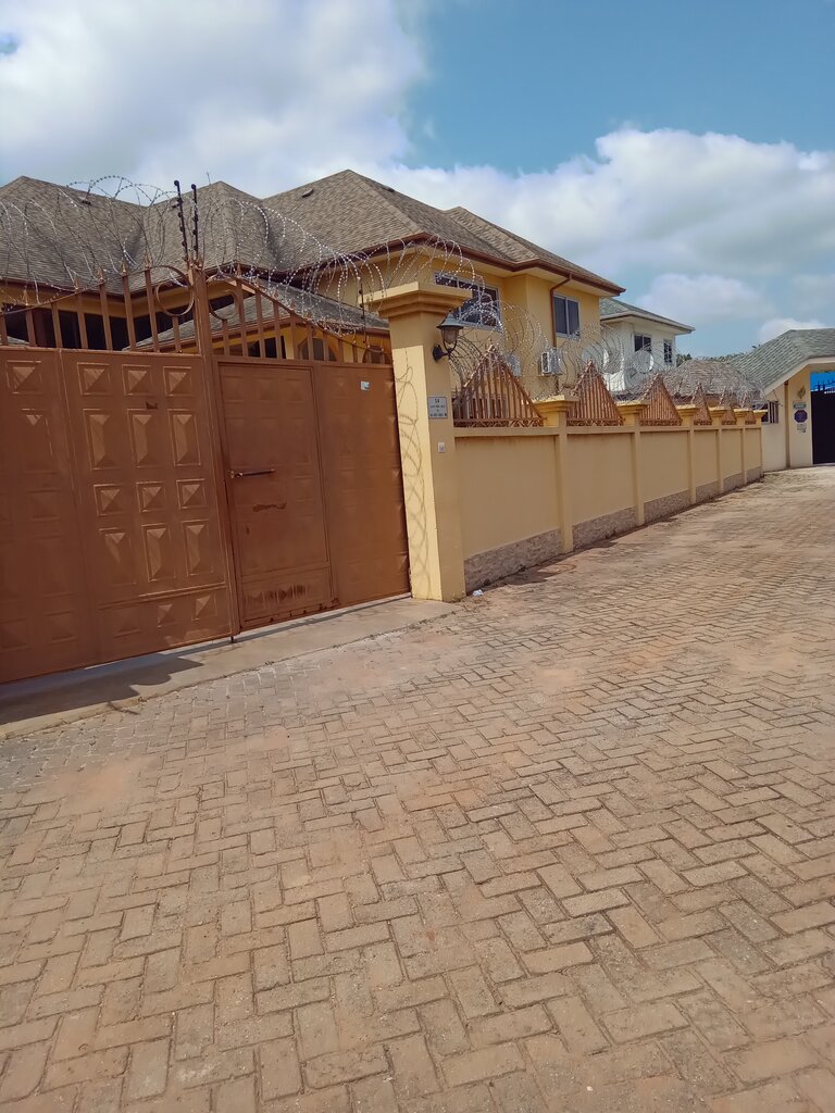 Clothing store Divine Selection, Accra, photo