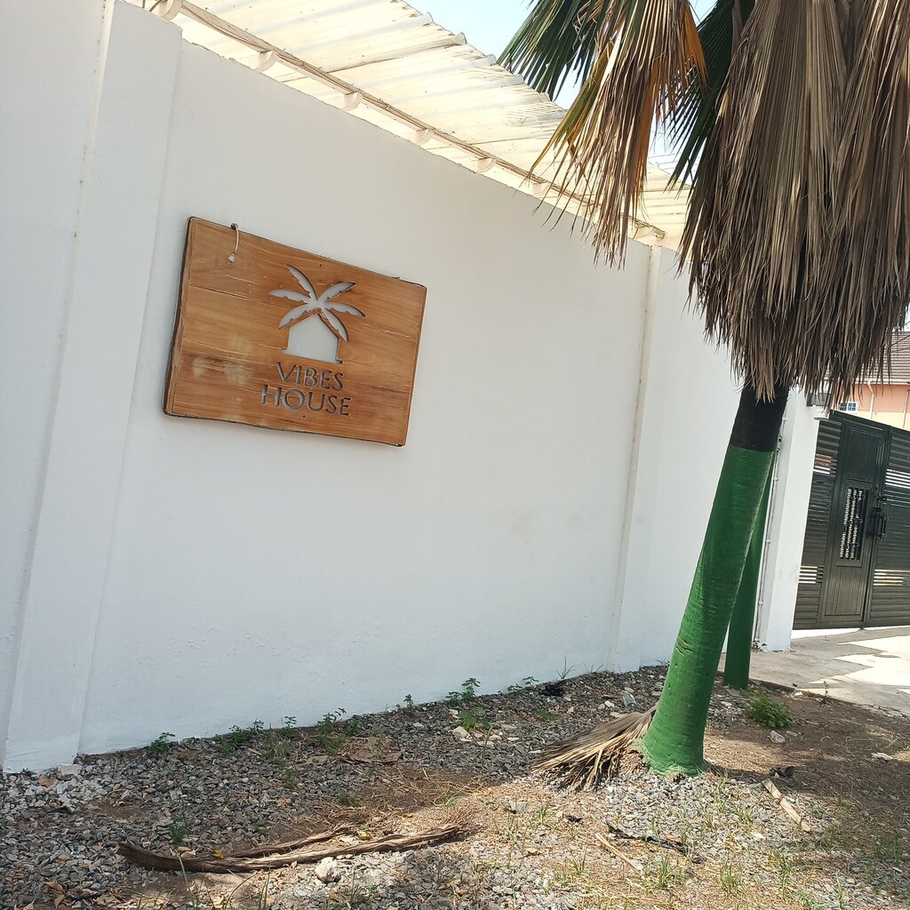 Housing complex Vibes House, Accra, photo