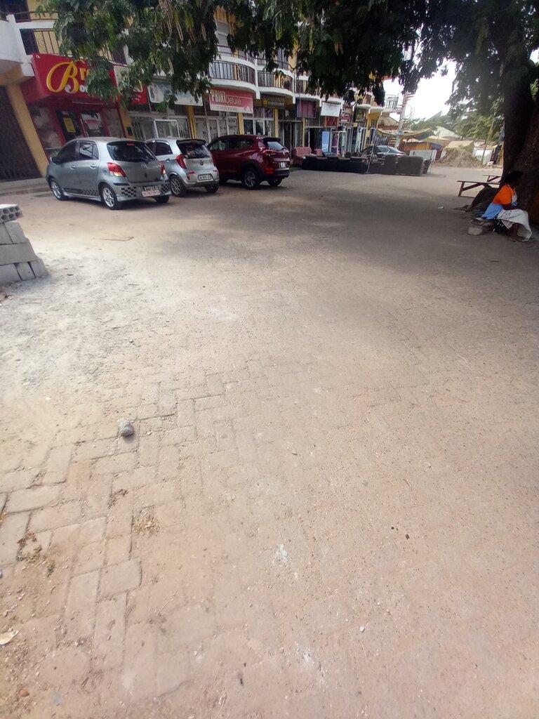 Electronics store The point electronics and IT consults, Accra, photo