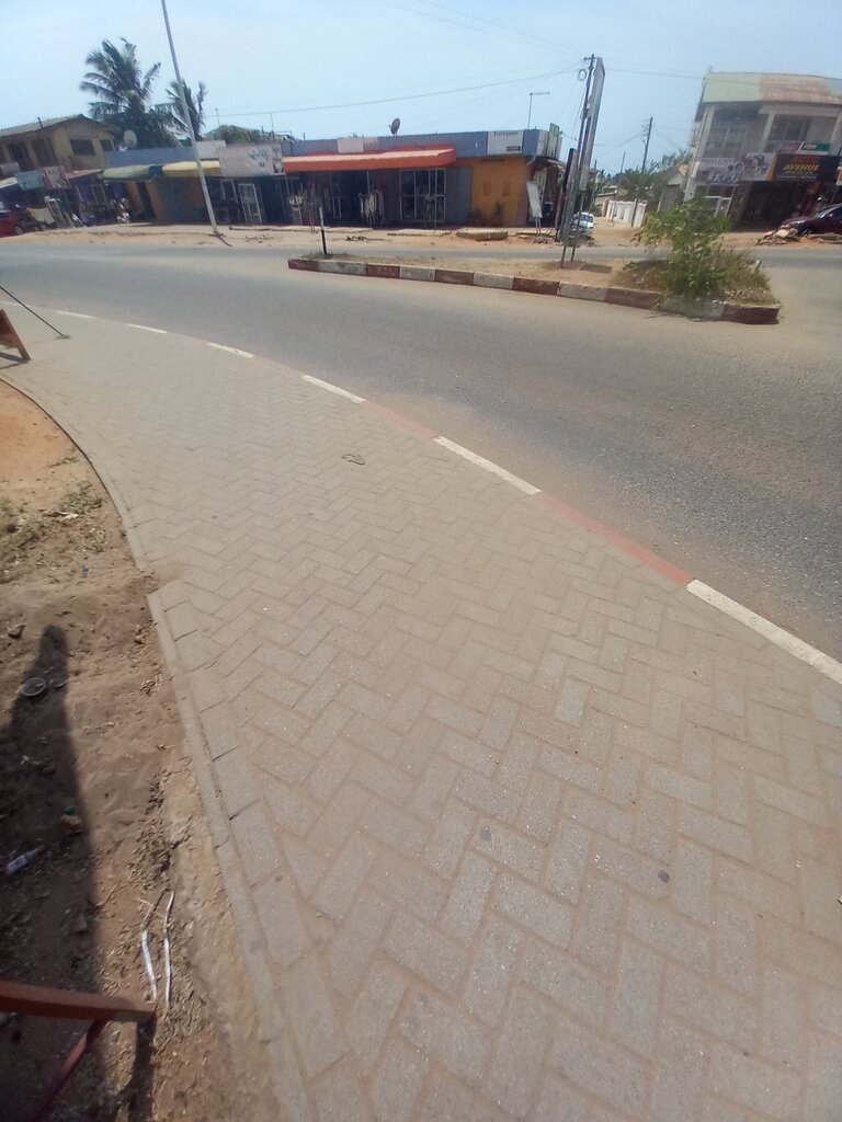 Beauty salon Queen Aot, Accra, photo