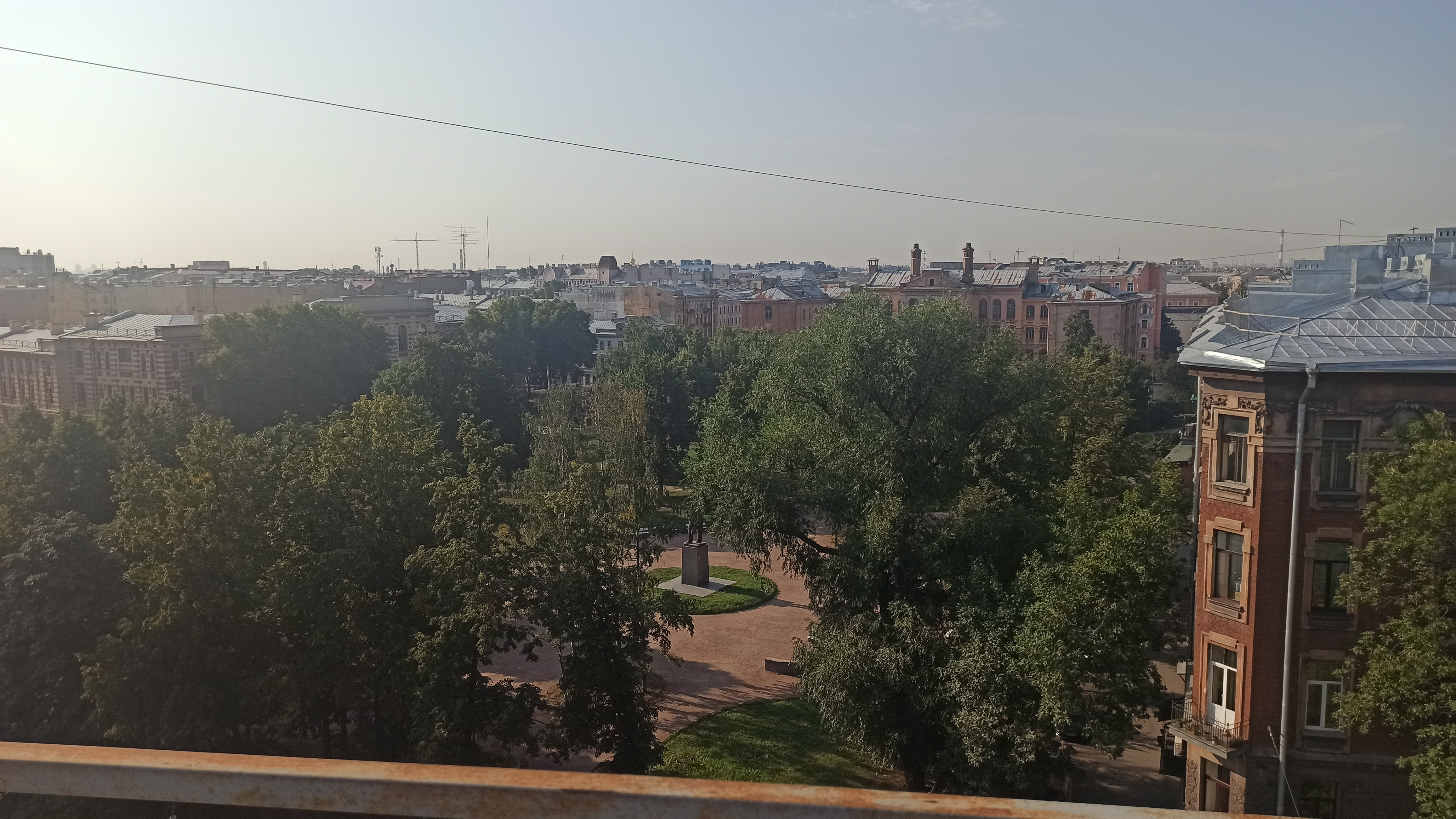 Фото Демократ