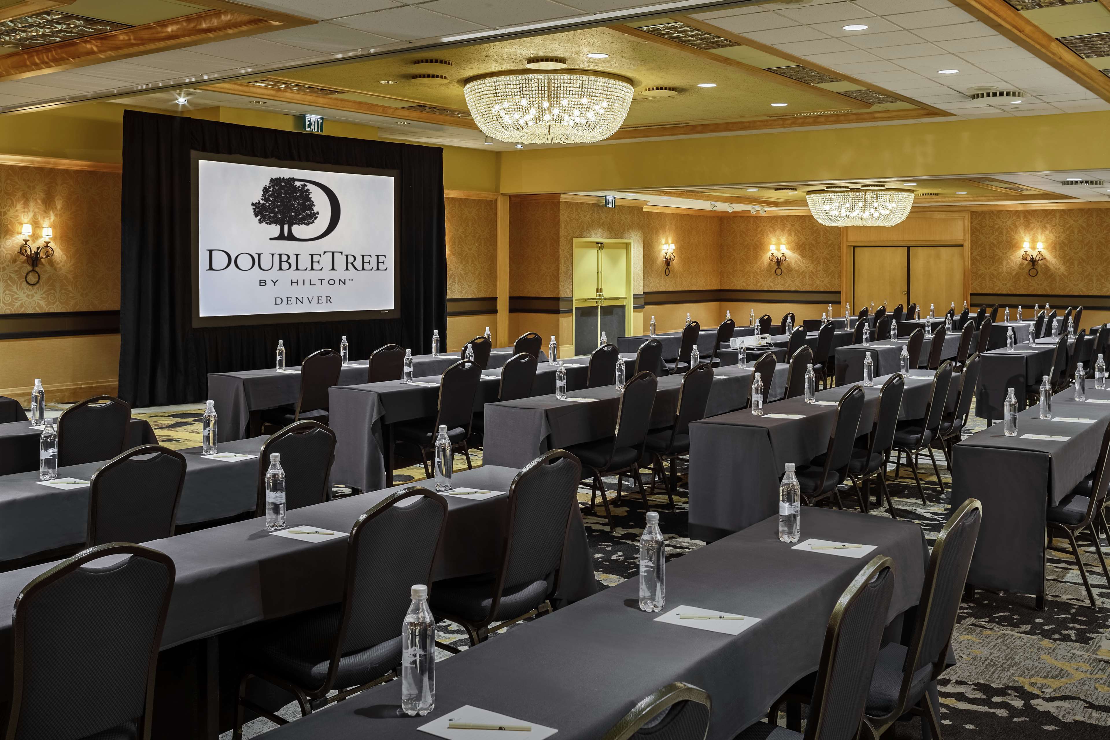 Фото DoubleTree by Hilton Hotel Denver