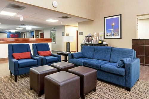 Гостиница Comfort Suites Airport