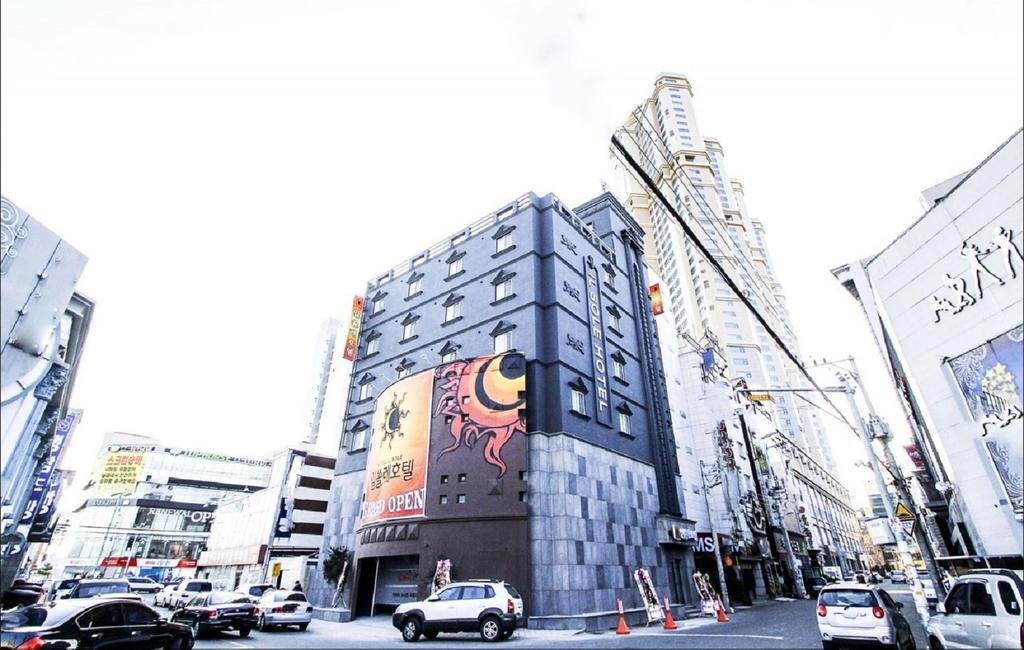 Фото отеля 1