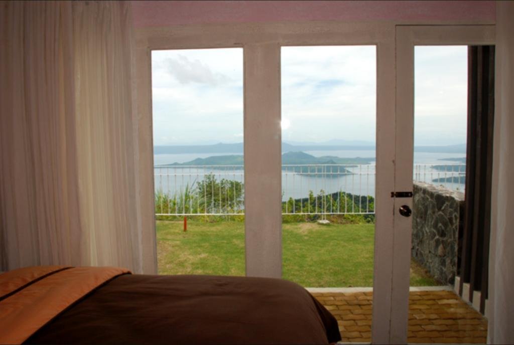 Фото Joaquin's Bed and Breakfast