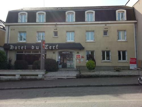 Гостиница H& xF4; tel du Cerf в Шато-Гонтье