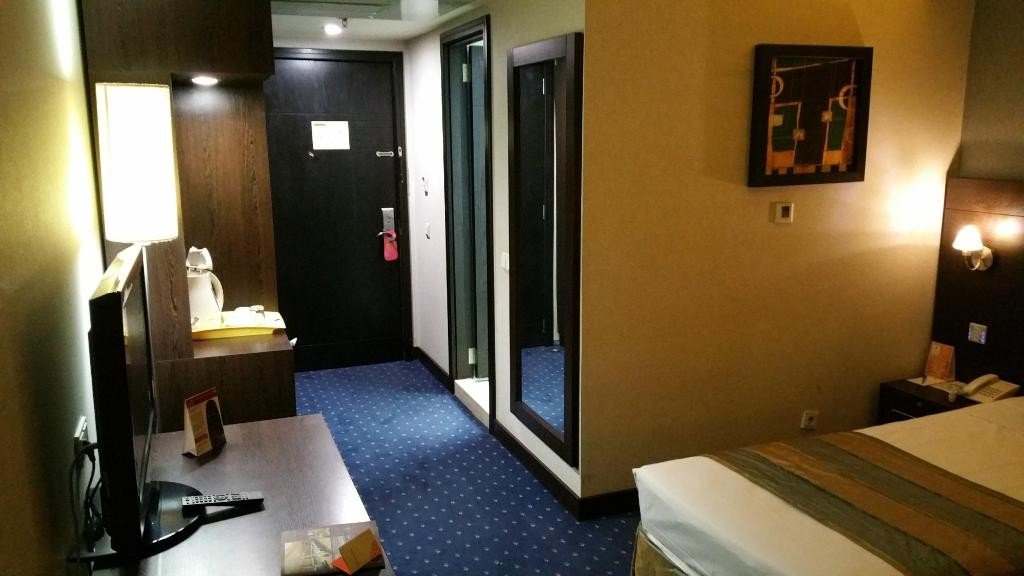 Фото Parsian Evin Hotel