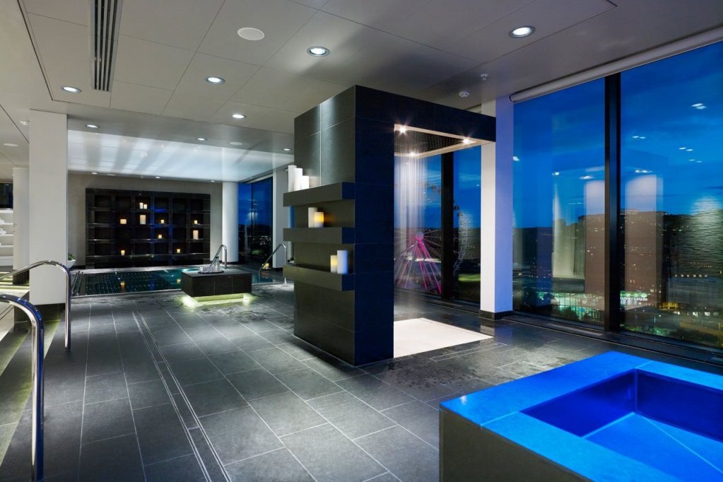 Фото Upper House