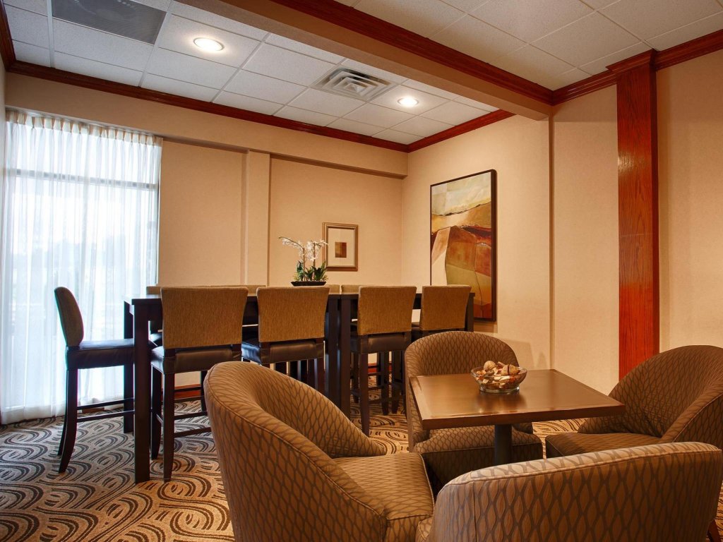 Фото Best Western Plus North Haven Hotel