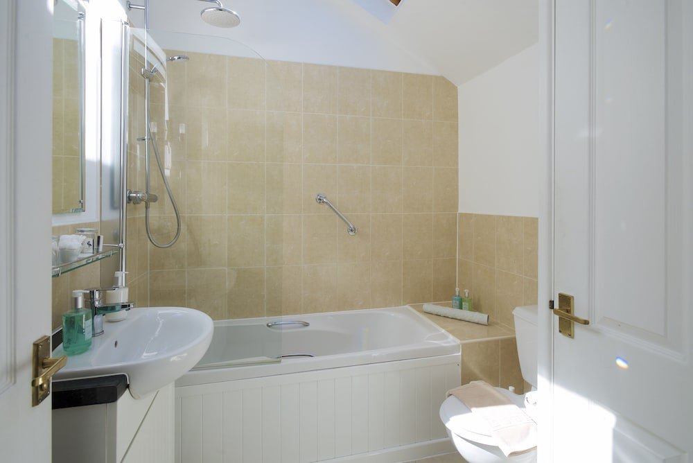 Фото Cottage Lodge Hotel