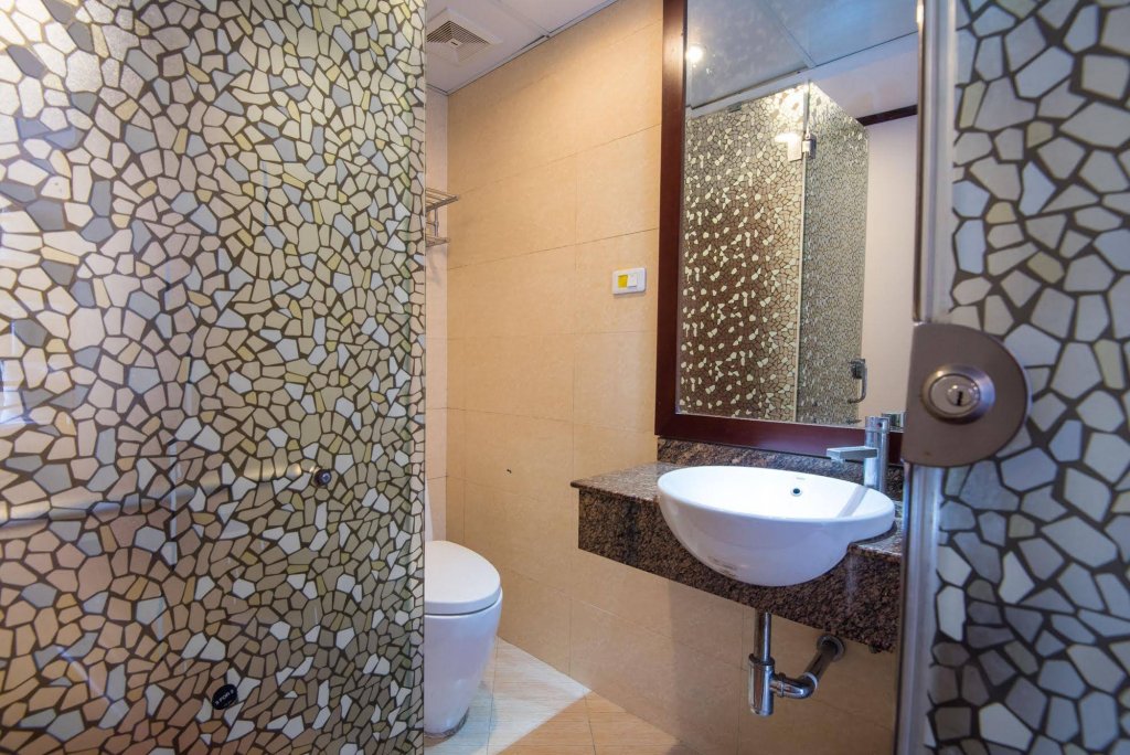 Фото May De Ville Old Quarter II Hotel