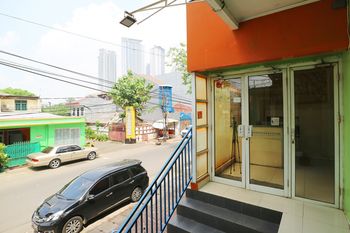 Фото Nely Murni Residence