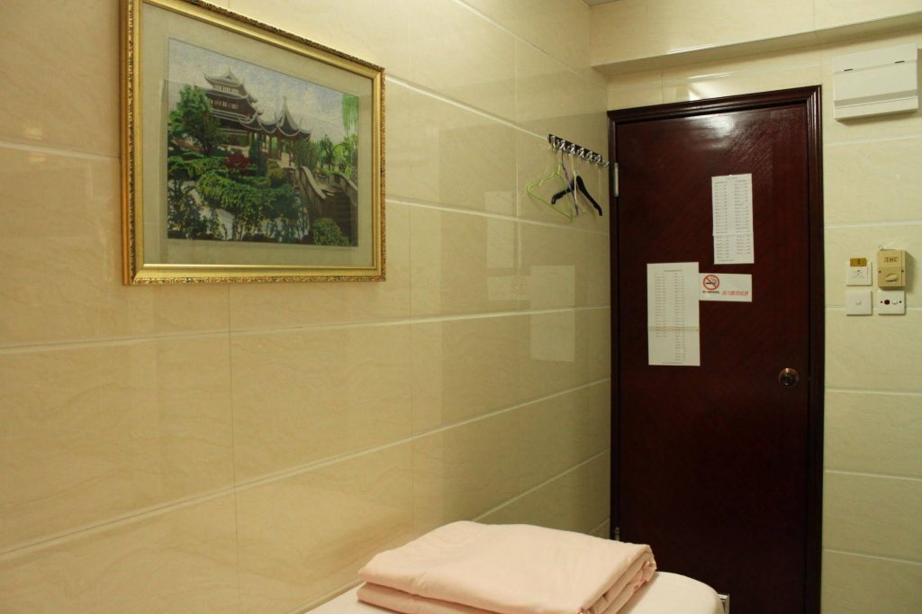 Фото New Chung King Mansion Guest House - Carlton Group of Hostels