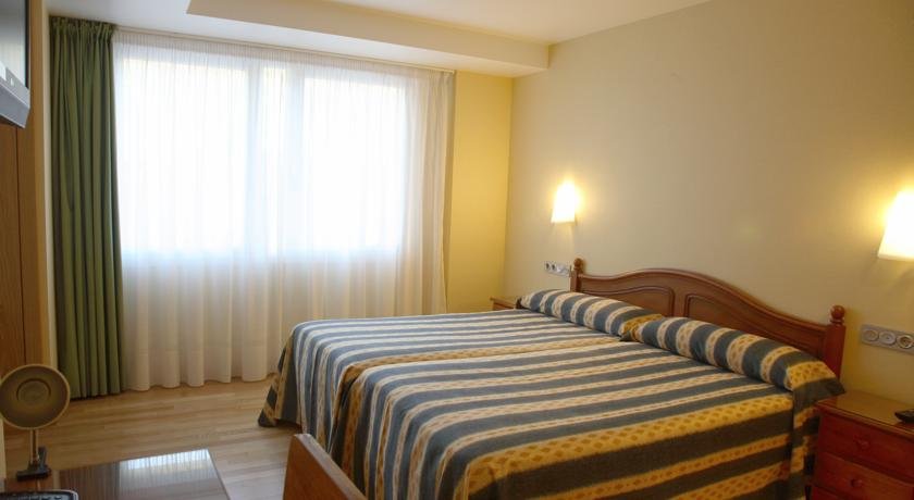 Фото Villa de Ermua Hotel