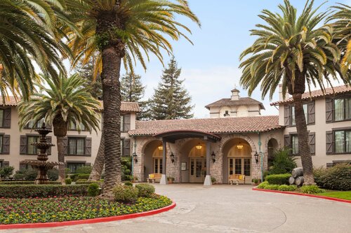 Гостиница Embassy Suites by Hilton Napa Valley в Напе