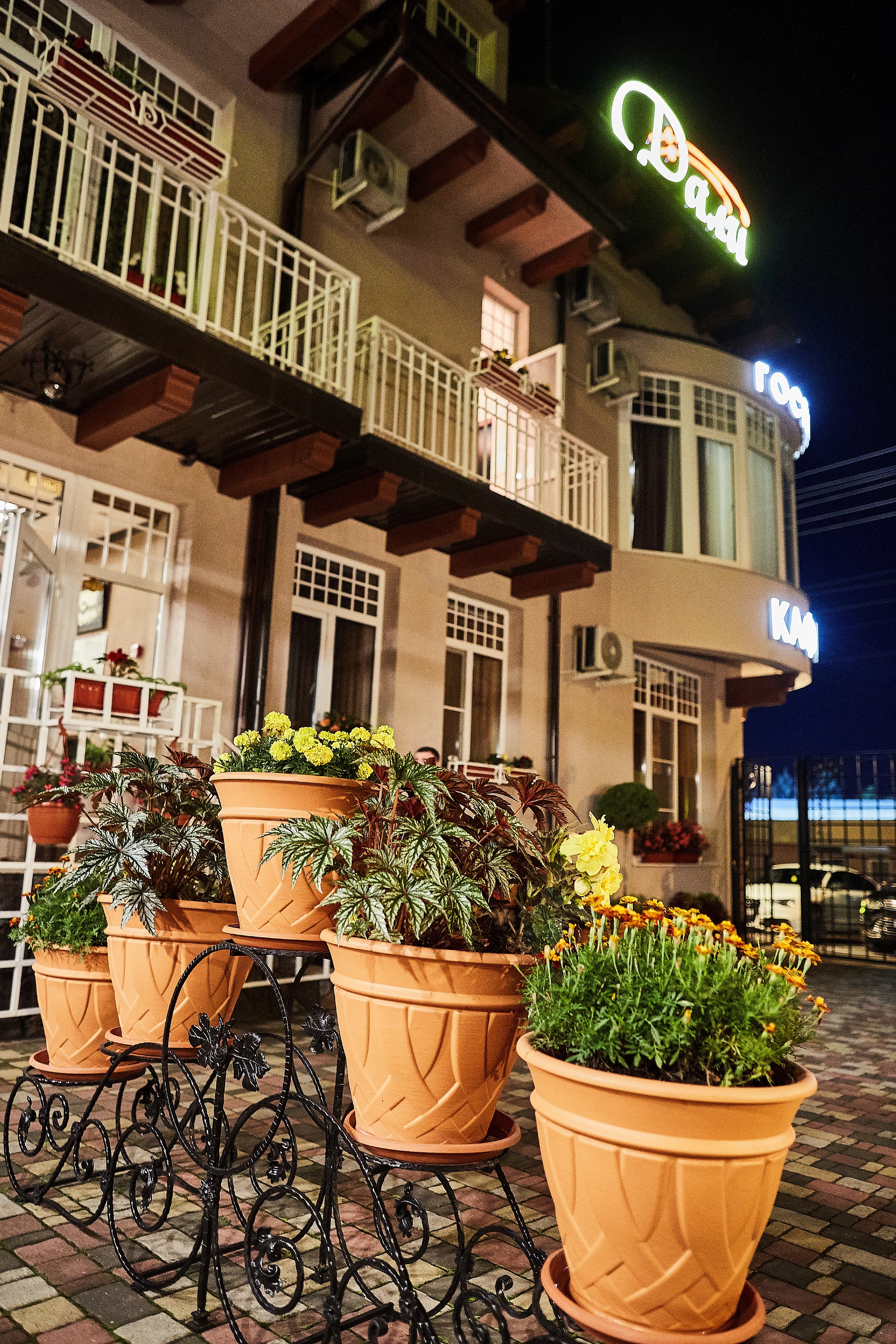 Фото отеля 2