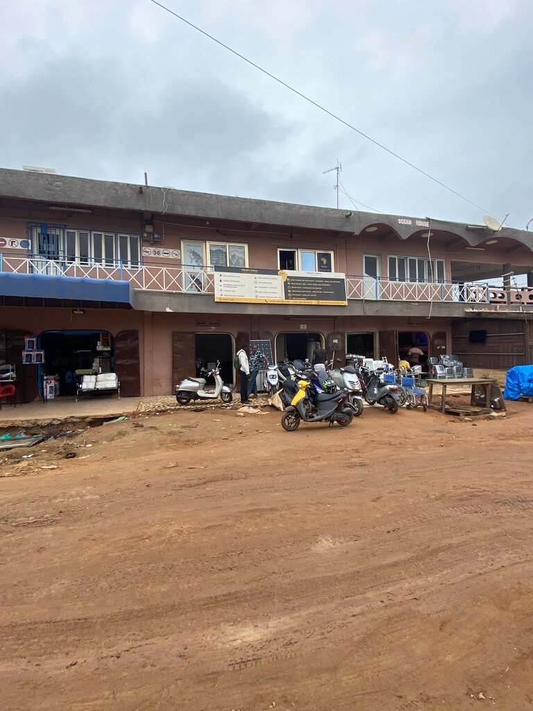 Motorcycle spare parts Ocean House, Accra, photo