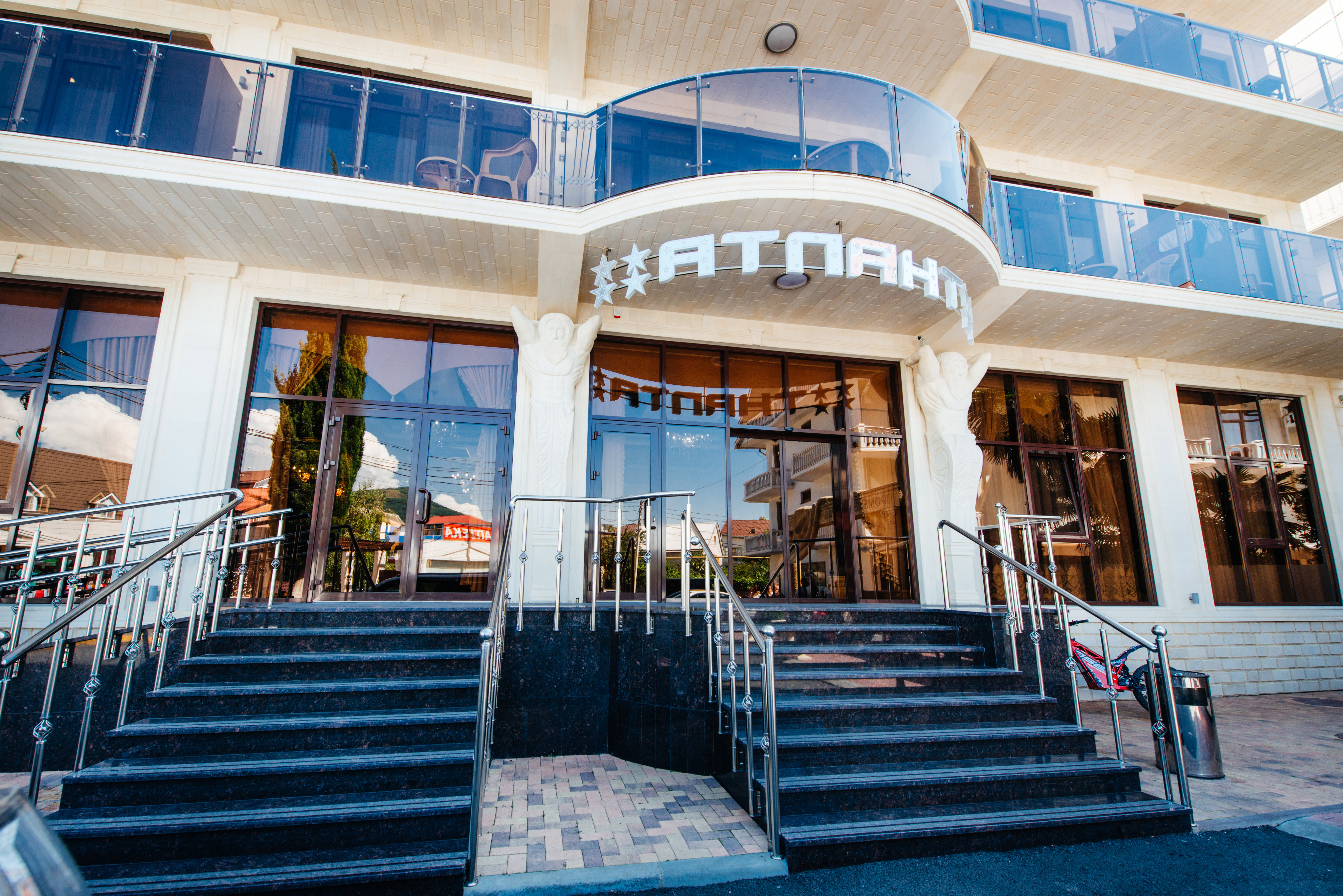 Фото Атлант